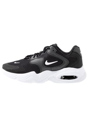 Trainers - black