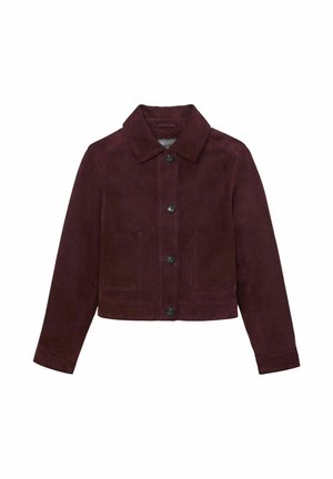 Burgundská semišová bunda s límcem, předním zapínáním na knoflíky a dvěma nakládanými kapsami; zkrácený střih s dlouhými rukávy a měkkou strukturou.
