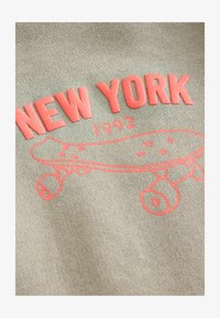 Valitud, khaki green