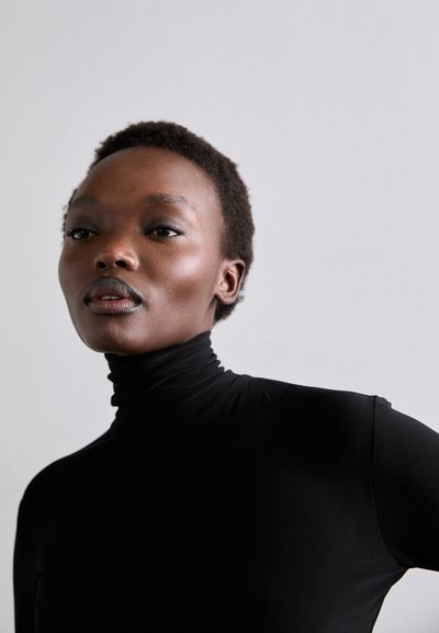 Norma Kamali SLIM FIT LONG SLEEVE TURTLE - Maglietta a manica lunga - black