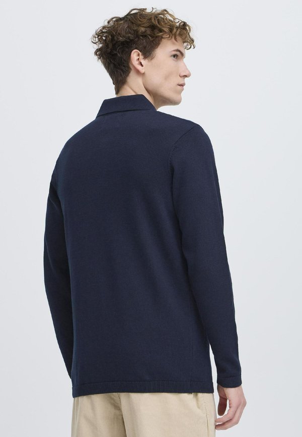 Jumper - sky captain2