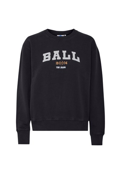 Fekete pulóver bordázott textúrával. Nagy szürke betűkkel van rajta "BALL", alatta kisebb betűkkel "1974" és "THE JEANS" felirat. Kerek nyakú.