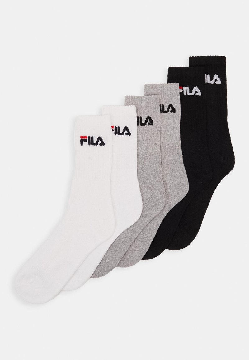 Fem par rillede crew-sokker i hvid, lys grå, mørk grå og sort, der har et logo på toppen, og som tilbyder et enkelt, afslappet design.