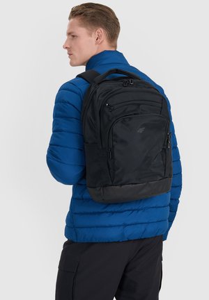 4F, MIEJSKI UNISEX, czarny