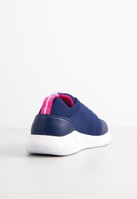 Geox SPRINTYE - Baskets basses - navy/fuchsia
