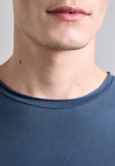 Filippa K ROLL NECK TEE - Tricou basic - dawn blue