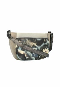 Leder-Crossbody-Tasche in gedämpftem Beige und Dunkelgrau. Sie verfügt über ein farbenfrohes abstraktes Muster, einen verstellbaren Trageriemen und ein Patch mit Logo-Detail.