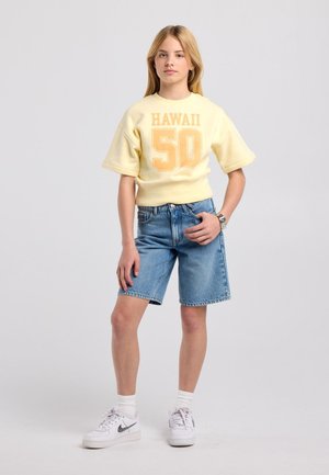 America Today, T-shirt print - light yellow