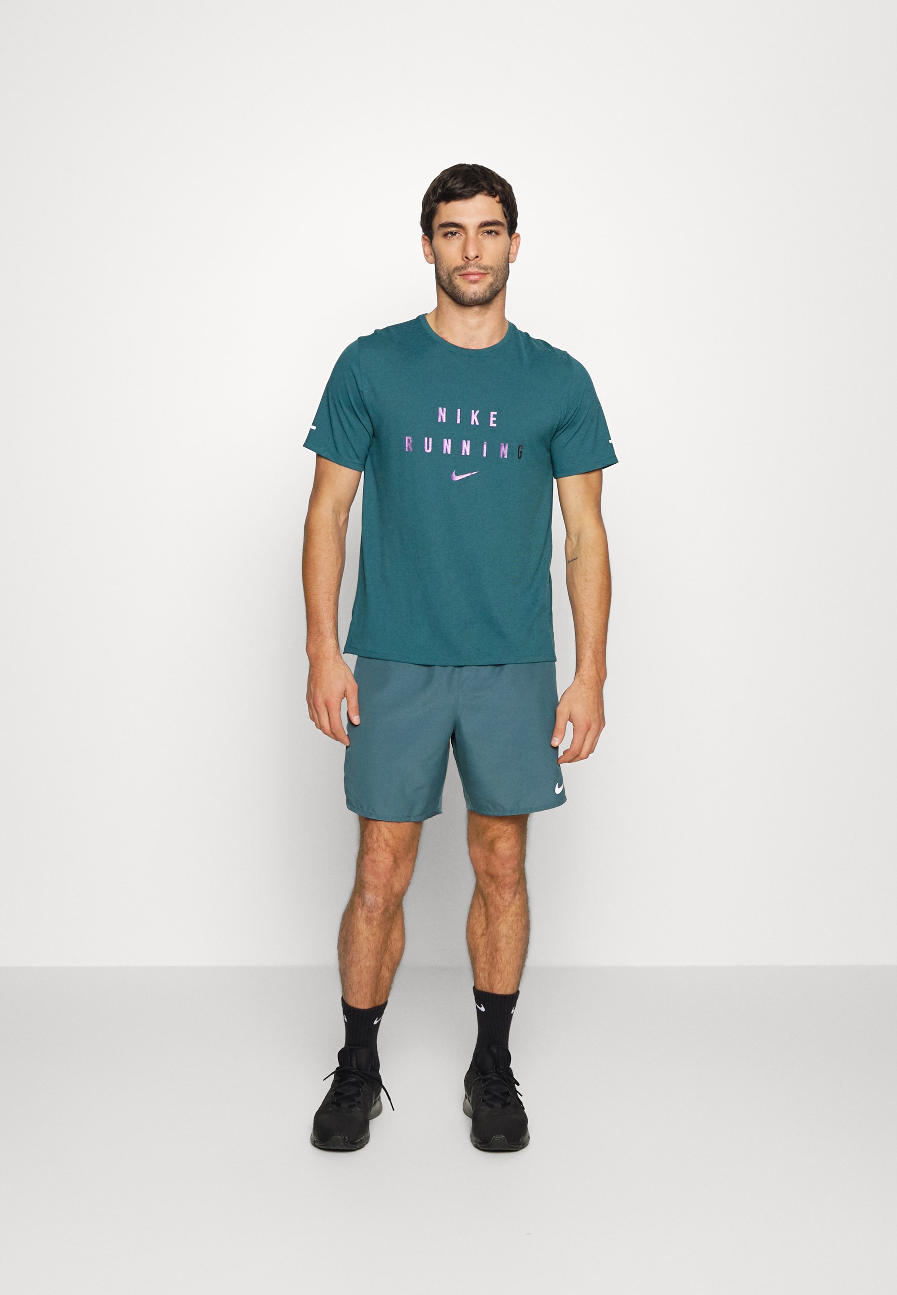 Nike Performance CHALLENGER SHORT 