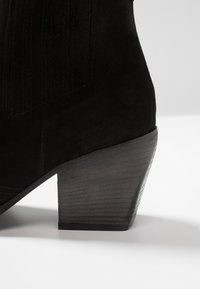 Kennel + Schmenger Botines bajos - black