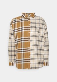 Geruite shirt met afwisselend bruine en beige ruitpatronen, lange mouwen, button-down kraag en een enkele borstzak.