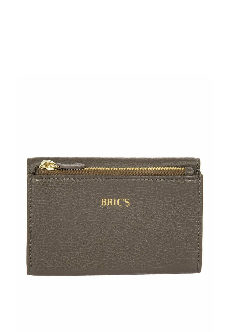 Porte-cartes en cuir marron avec une finition texturée, fermeture éclair dorée et logo de la marque embossé. Forme rectangulaire compacte, idéale pour les cartes et l'argent.