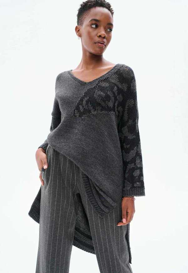 RAJNI - Strickpullover