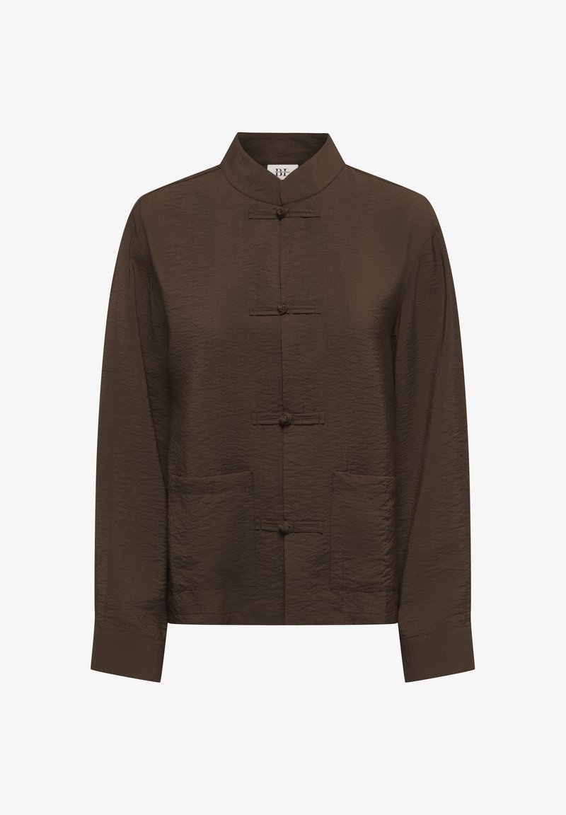 Veste marron foncé à manches longues avec col mandarin, fermeture à quatre boutons en grenouille et deux poches plaquées devant, tissu texturé.