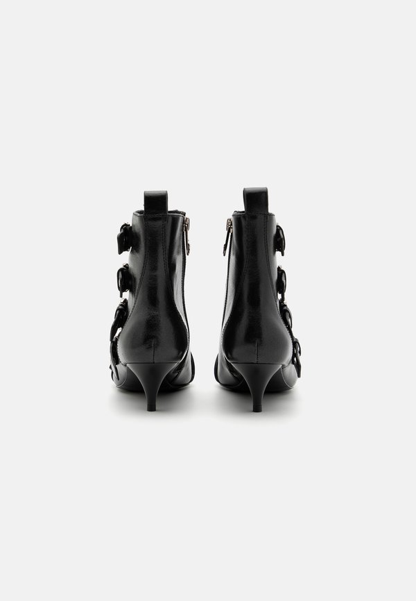 ADA 08 - Cowboy/biker ankle boot2