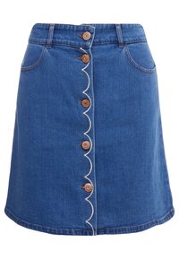 Džínová áčková sukně s předním zapínáním na knoflíky, zdobená vykrojeným švem, bronzovými knoflíky a dvěma postranními kapsami.
