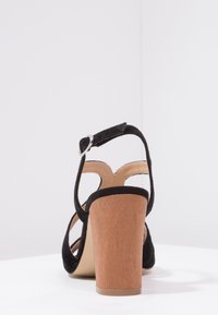Pier One Korolliset sandaalit - black