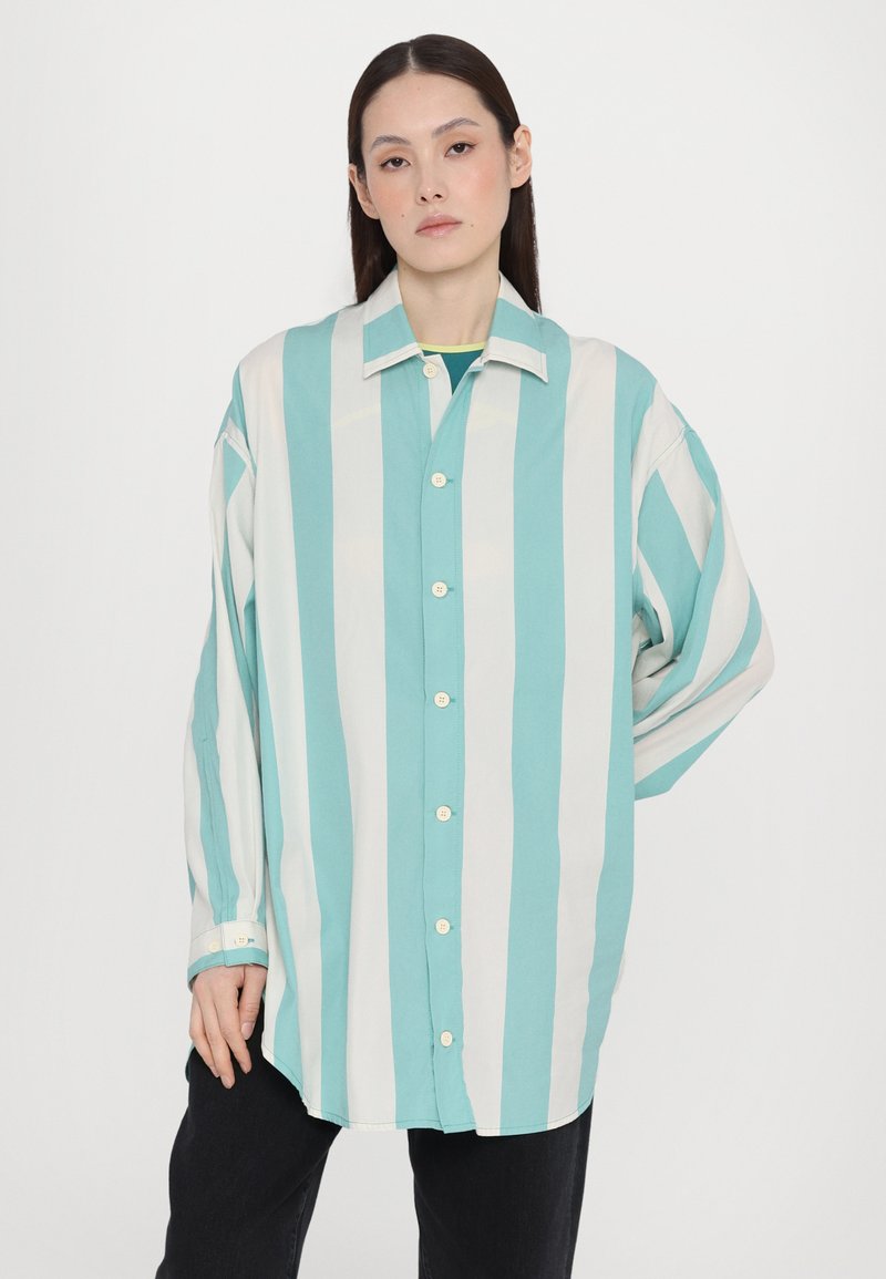Sunnei MEGA OVER SHIRT TIE - Blusa - off white/green