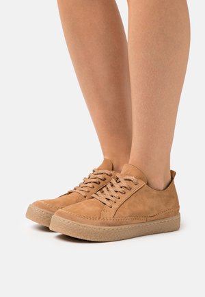 Clarks, Derbies - camel