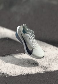 Unselected, white/pure platinum-coloured/bright crimson/metallic silver-coloured