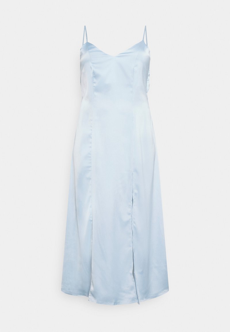 Vestido de satin azul claro, sem mangas, com alças finas, decote em forma de V e fenda lateral. A textura suave e o comprimento midi realçam o seu design minimalista.
