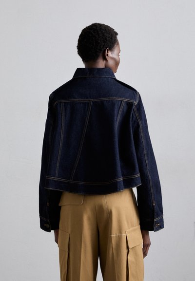 Victoria Beckham CROPPED JACKET - Jakna iz džinsa - dark indigo rinse