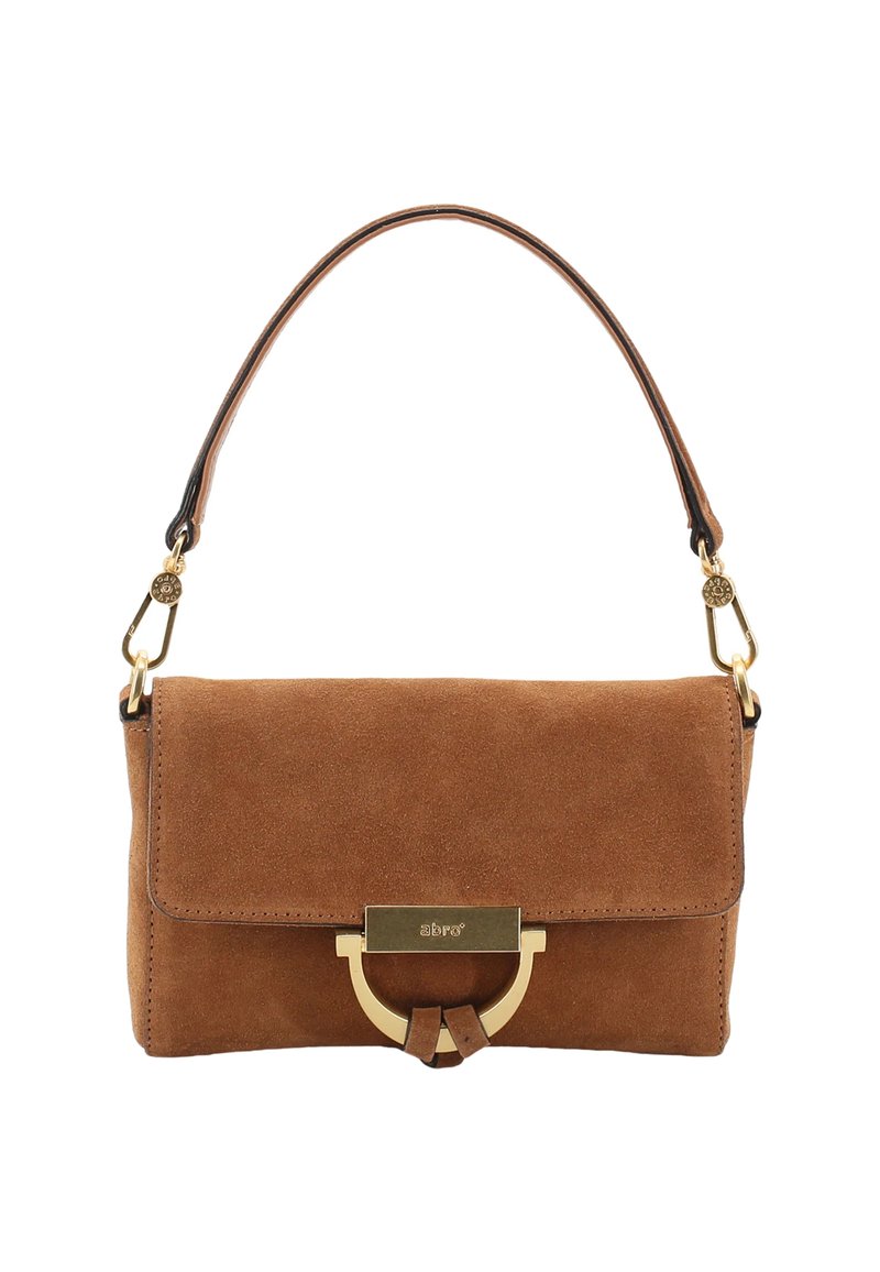 Braune Wildleder-Clutch mit goldfarbenem Verschluss und abnehmbarem Schulterriemen. Hat eine glatte Textur und rechteckige Form.