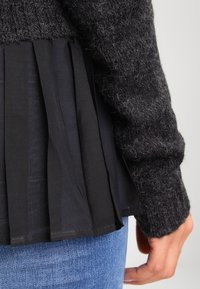 Object Sweter