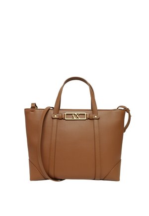 Sac à main en cuir marron avec deux poignées, une bandoulière amovible et une plaque logo AX dorée sur le devant.