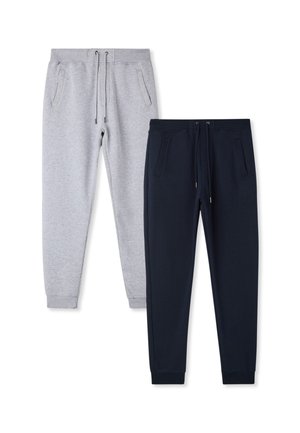 Due coppie di pantaloni morbidi a gamba affusolata con lacci e tasche laterali, una grigia chiara e una blu scuro, esposte su uno sfondo bianco.