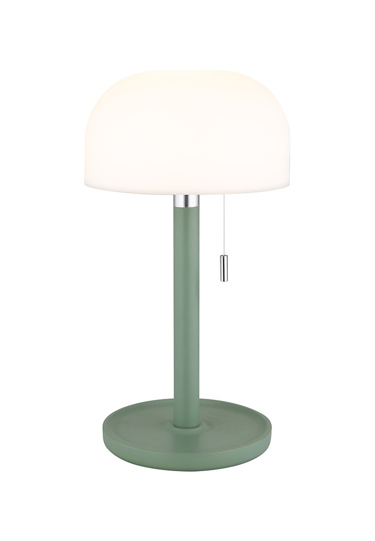 Lampada da tavolo con base rotonda verde, fusto slanciato verde e paralume in vetro bianco a forma di cupola. Presenta un cordino metallico per l'accensione.