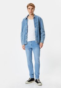 Koton MICHAEL - Slim fit -farkut - blue