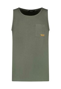 Olijfgroene tanktop van katoen, met een ronde halslijn, een borstzak en gele geborduurde tekst aan de linkerkant.