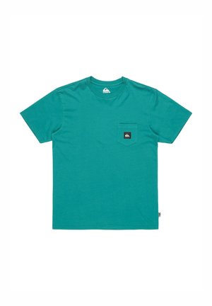 Teal t-shirt gemaakt van katoen, met een ronde hals, korte mouwen, een borstzak met een zwart logo-patch, en een rechte zoom.