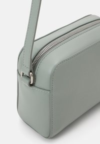 Calvin Klein Jeans SCULPTED CAMERA BAG - Borsa a tracolla - slate gray