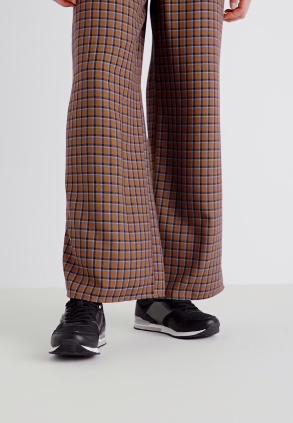 LONDON SHINE - Trainers3