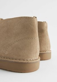 Next DESERT  - Botines con cordones - taupe brown