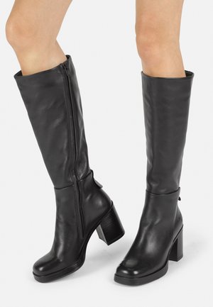 High heeled boots - black