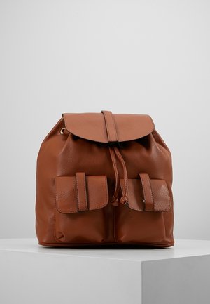 Tagesrucksack - cognac