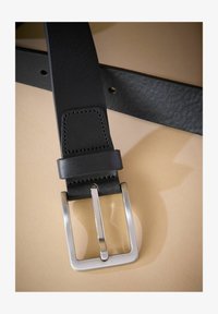 Sélectionné, black