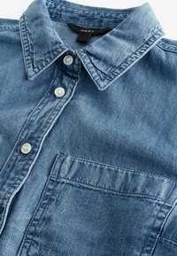 Next CROPPED  - Blúzka so zapínaním na gombíky - mid blue denim