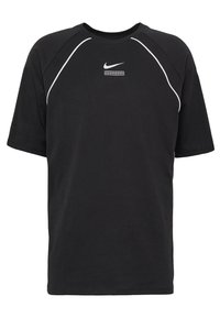 Musta, lyhythihainen puuvillainen T-paita, jossa on pyöreä pääntie, valkoinen koristeompele ja keskellä rintaa valkoinen logo.