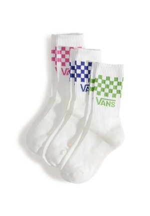 Trois paires de chaussettes blanches à tige mi-haute, présentant une texture côtelée et des motifs en damier rose, bleu et vert avec des accents du logo "VANS".