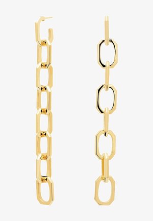 Deux boucles d'oreilles en chaîne dorée avec des maillons octogonaux allongés, l'une montrant une tige pour oreilles percées, présentées sur un fond blanc.