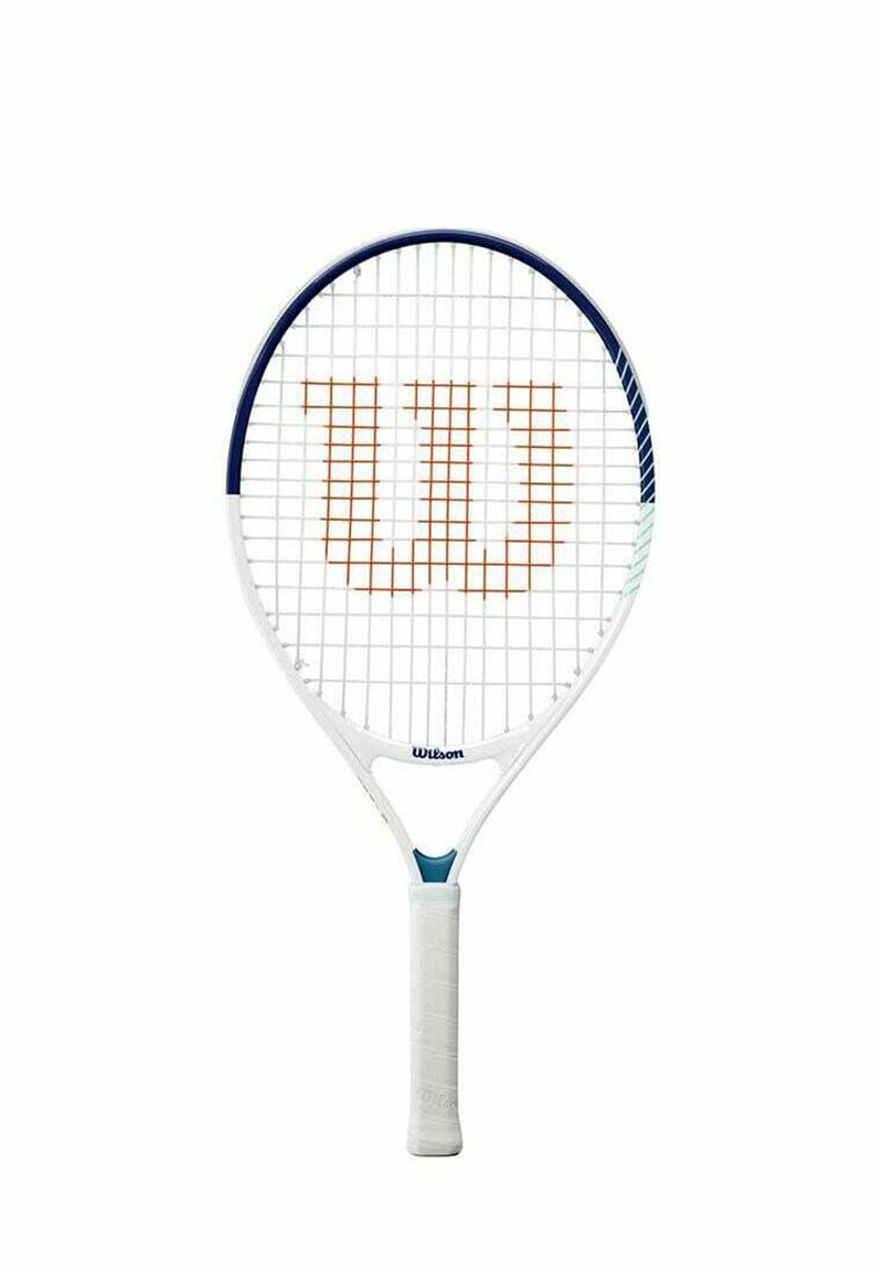 Weißer Tennisschläger mit blauen Akzenten, ausgestattet mit einem orangefarbenen "W"-Logo und einem strukturierten Griff. Offenes Saitenmuster und ovale Kopfform.