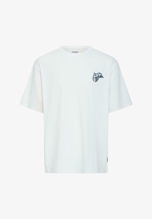 T-shirt bianca a maniche corte con una piccola grafica blu navy sul lato sinistro del petto con la scritta "Facciamo un viaggio".