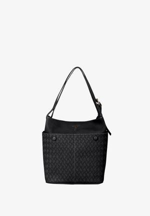 Zwarte doorgestikte leren handtas met twee voorzakken en een enkele schouderriem, voorzien van kleine gouden logodetails.