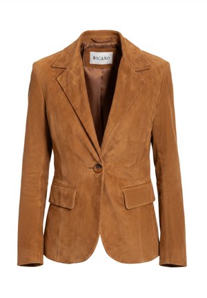 Bruine suède blazer met ingesneden revers, enkele knoopsluiting en twee voorzakken. Zachte textuur en lichte glans, gevoerde binnenkant.