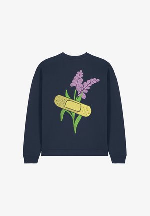Jūras spēku džemperis ar dzeltena plākstera grafiku, kuru vij ap violetas puķes, piedāvājot izšūtus elementus un ribotas piedurknes.