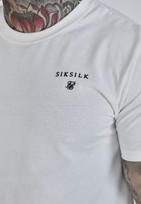 SIKSILK T-shirt basic - white